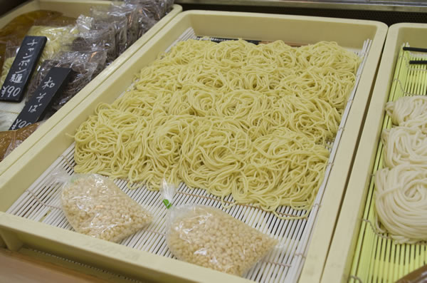 神戸のソウルフード「ぼっかけうどん」や味にこだわった自信の麺を販売